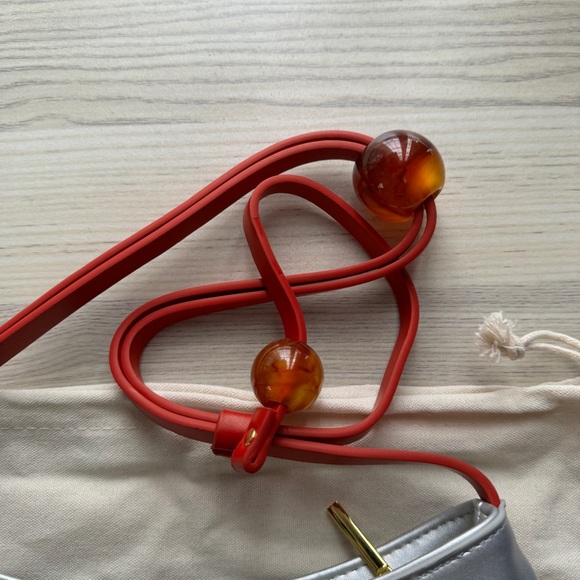 Jacquemus Le Bisou Perle Leather Silver Shoulder Bags - Picture 5 of 8